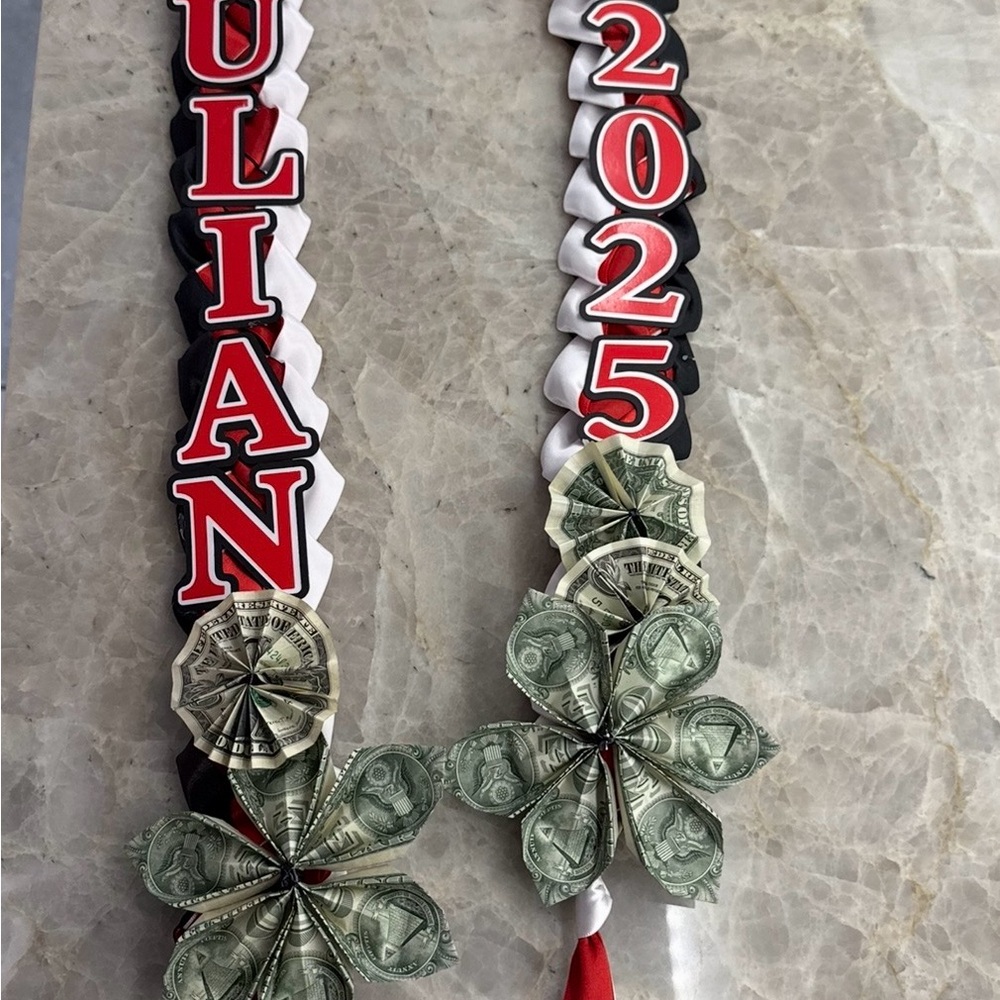 Graduation Lei - Picture 13 of 16